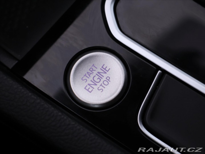 Volkswagen Passat 2,0 TDI 110kW DSG Matrix 2022