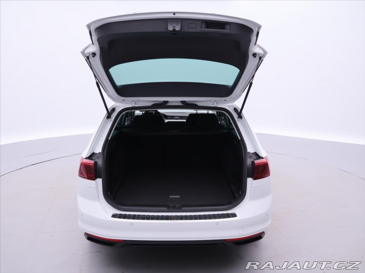 Volkswagen Passat 2,0 TDI 110kW DSG Matrix 2022