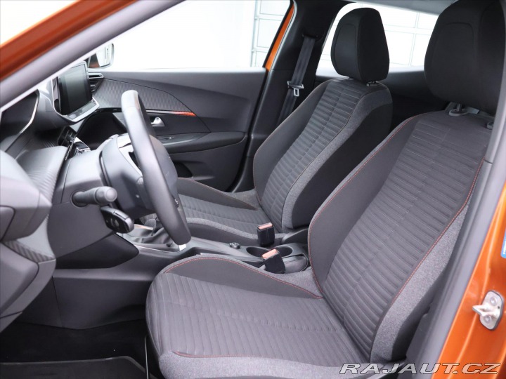 Peugeot 2008 1,2 PT 74kW Active 1.Maj. 2021