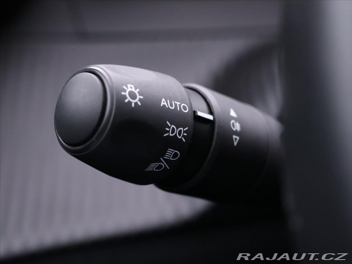 Peugeot 2008 1,2 PT 74kW Active 1.Maj. 2021