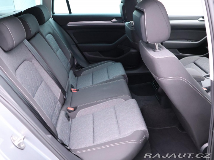 Volkswagen Passat 2,0 TDI DSG IQ Light 1.Ma 2022