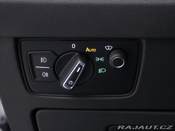 Volkswagen Passat 2,0 TDI DSG IQ Light 1.Ma 2022