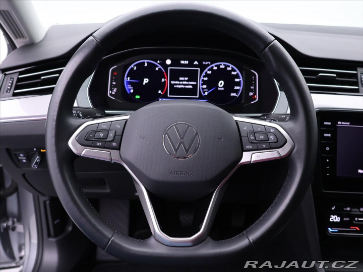 Volkswagen Passat 2,0 TDI DSG IQ Light 1.Ma 2022