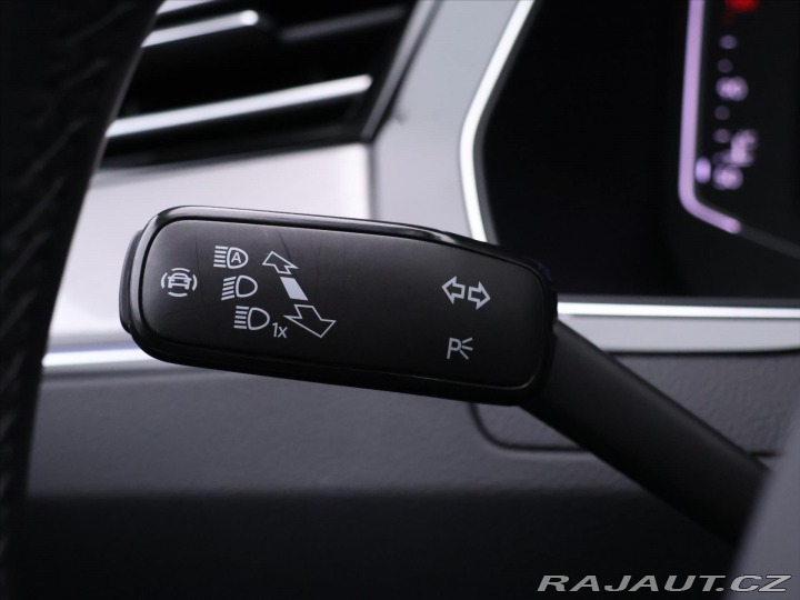 Volkswagen Passat 2,0 TDI DSG IQ Light 1.Ma 2022