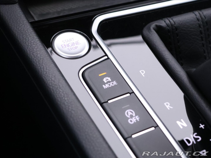 Volkswagen Passat 2,0 TDI DSG IQ Light 1.Ma 2022