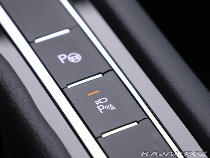 Volkswagen Passat 2,0 TDI DSG IQ Light 1.Ma 2022