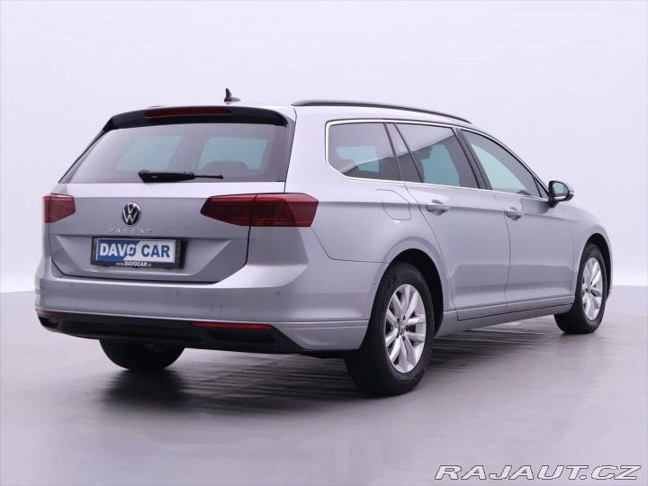 Volkswagen Passat 2,0 TDI DSG IQ Light 1.Ma 2022