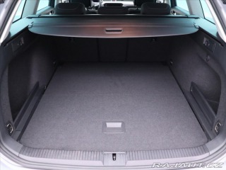 Volkswagen Passat 2,0 TDI DSG IQ Light 1.Ma 2022