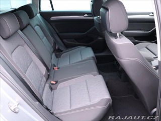 Volkswagen Passat 2,0 TDI DSG IQ Light 1.Ma 2022