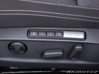 Volkswagen Passat 2,0 TDI DSG IQ Light 1.Ma 2022