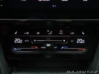 Volkswagen Passat 2,0 TDI DSG IQ Light 1.Ma 2022