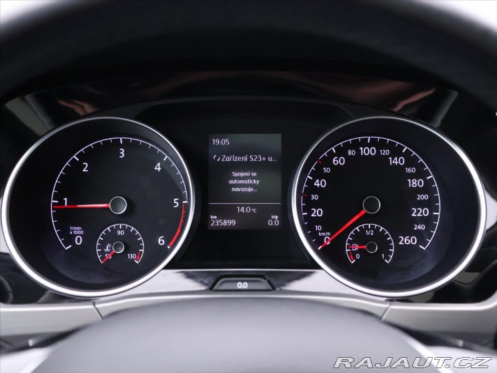 Volkswagen Touran 2,0 TDI 110kW HighLine LE 2016