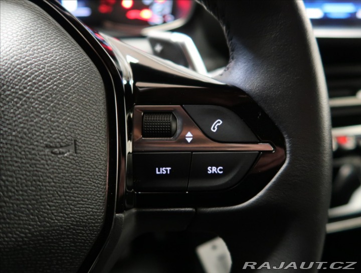 Peugeot 2008 1,2 ALLURE AT KAMERA 360° 2023