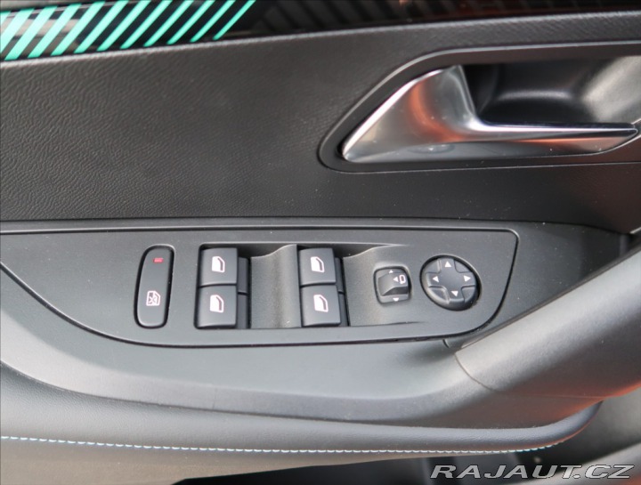 Peugeot 2008 1,2 ALLURE AUT 2023