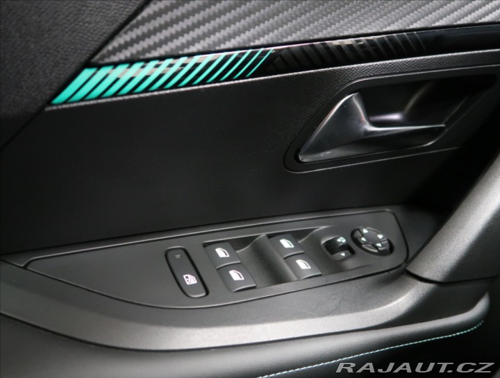 Peugeot 2008 1,2 ALLURE AT KAMERA 360° 2023
