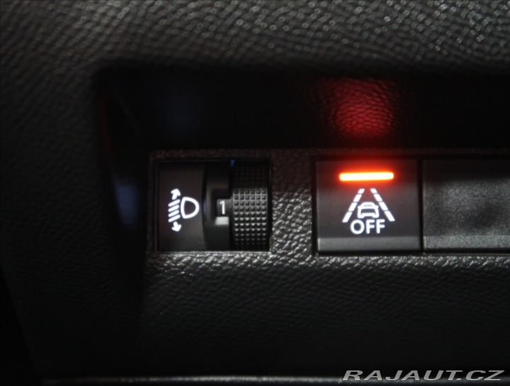 Peugeot 2008 1,2 ALLURE AT KAMERA 360° 2023