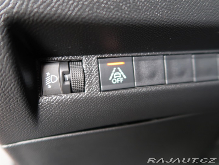 Peugeot 2008 1,2 ALLURE AUT 2023