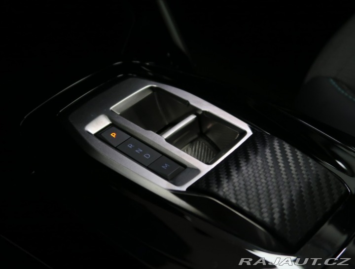 Peugeot 2008 1,2 ALLURE AT KAMERA 360° 2023
