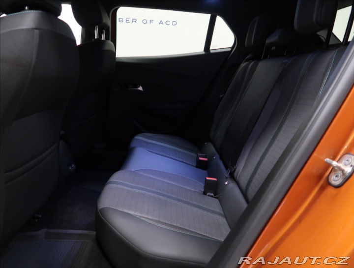 Peugeot 2008 1,2 ALLURE AT KAMERA 360° 2023