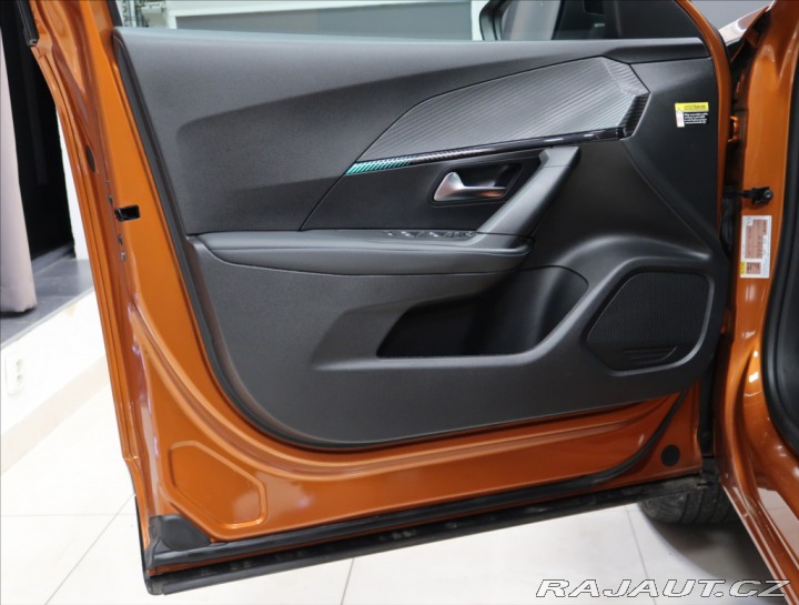 Peugeot 2008 1,2 ALLURE AT KAMERA 360° 2023
