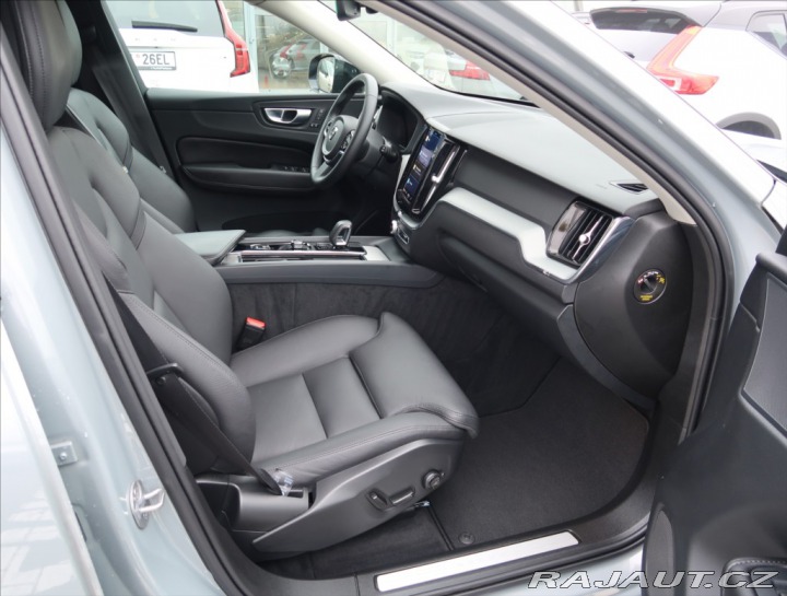 Volvo XC60 2,0 B4 AWD AUT CORE 2024