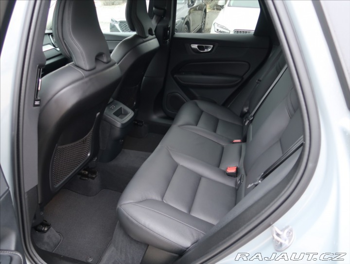 Volvo XC60 2,0 B4 AWD AUT CORE 2024