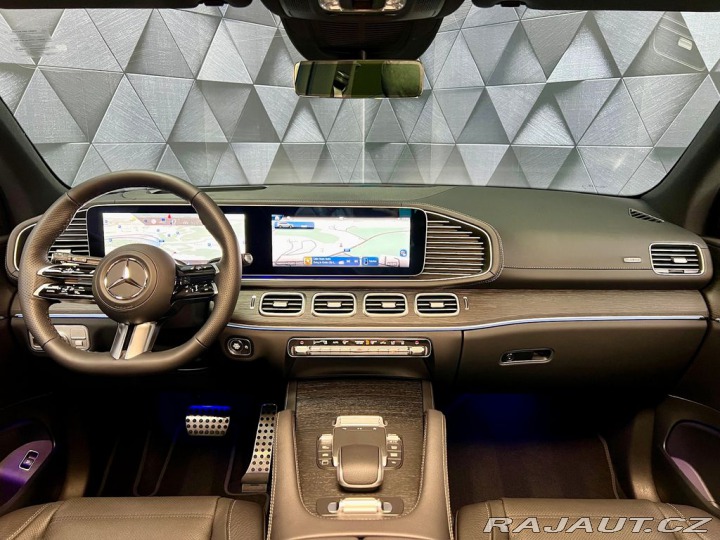 Mercedes-Benz Ostatní modely 450d 4MATIC AMG PANORAMA 2025