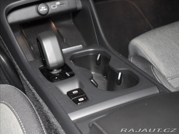 Volvo XC40 2,0 B3 Core Bezklíč 2023