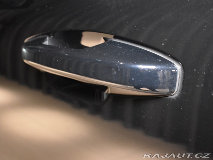 Volvo XC40 2,0 B3 Core Bezklíč 2023