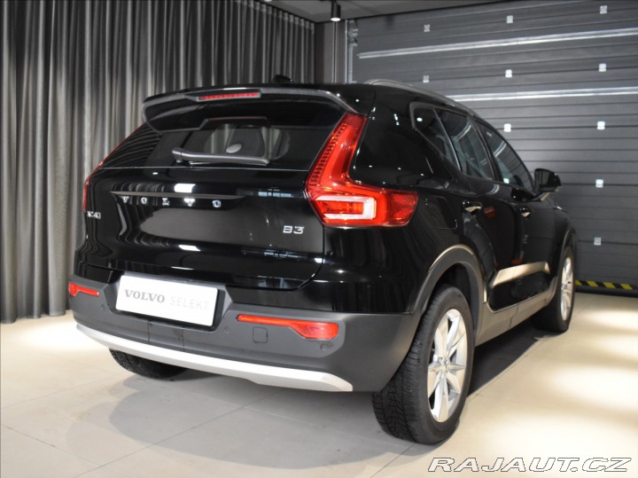 Volvo XC40 2,0 B3 Core Bezklíč 2023