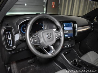 Volvo XC40 2,0 B3 Core Bezklíč 2023