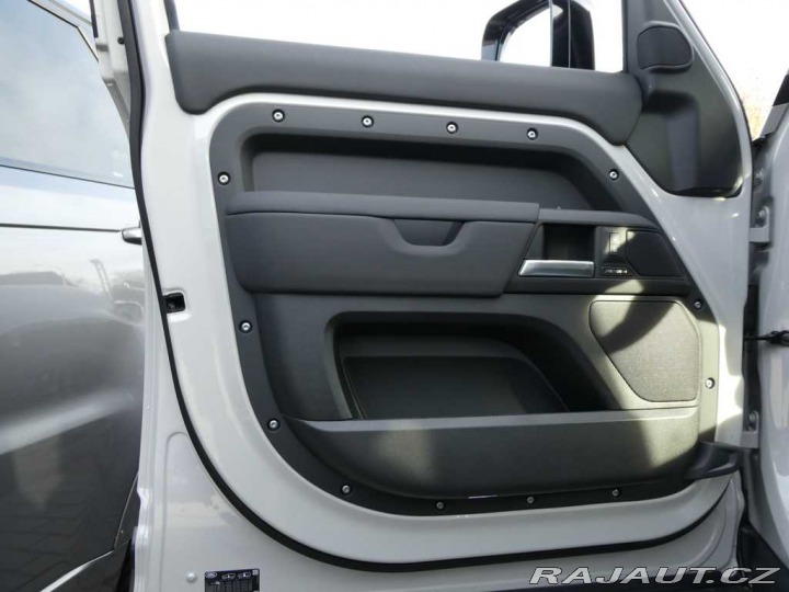 Land Rover Defender 110 3,0 X-Dynamic SE D350 2025