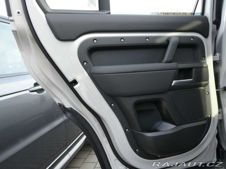 Land Rover Defender 110 3,0 X-Dynamic SE D350 2025