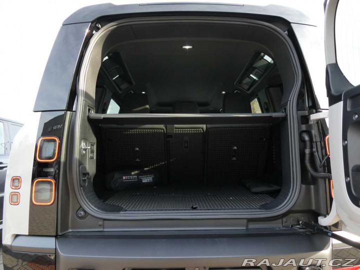 Land Rover Defender 110 3,0 X-Dynamic SE D350 2025