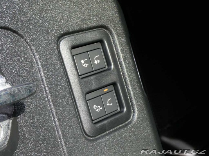 Land Rover Defender 110 3,0 X-Dynamic SE D350 2025