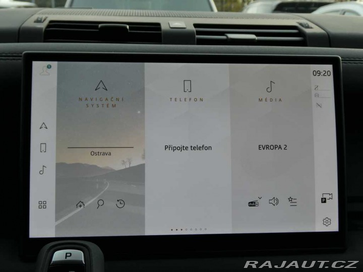 Land Rover Defender 110 3,0 X-Dynamic SE D250 2026