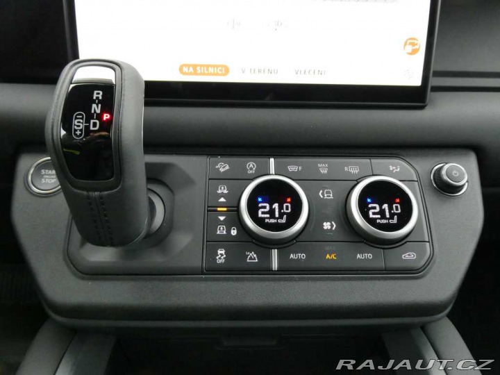 Land Rover Defender 110 3,0 X-Dynamic SE D250 2026