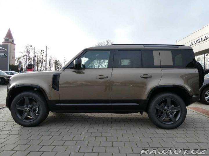 Land Rover Defender 110 3,0 X-Dynamic SE D250 2026