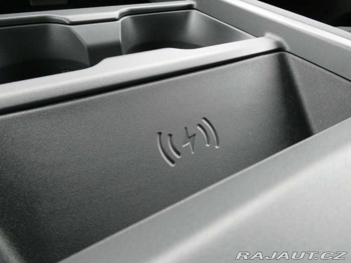 Land Rover Defender 110 3,0 X-Dynamic SE D250 2026