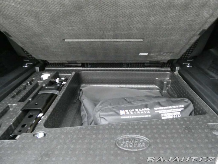 Land Rover Defender 110 3,0 X-Dynamic SE D250 2026