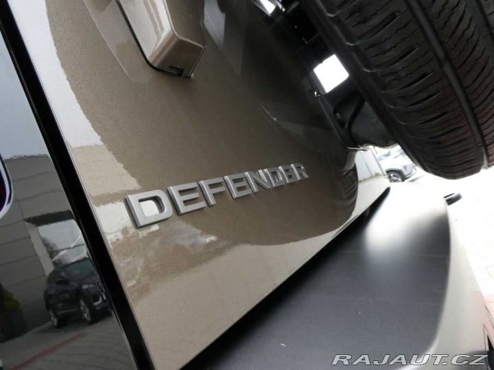 Land Rover Defender 110 3,0 X-Dynamic SE D250 2026