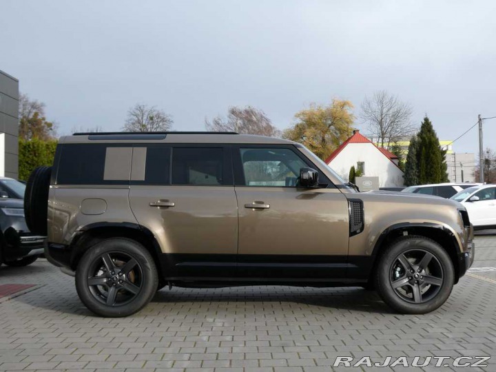Land Rover Defender 110 3,0 X-Dynamic SE D250 2026