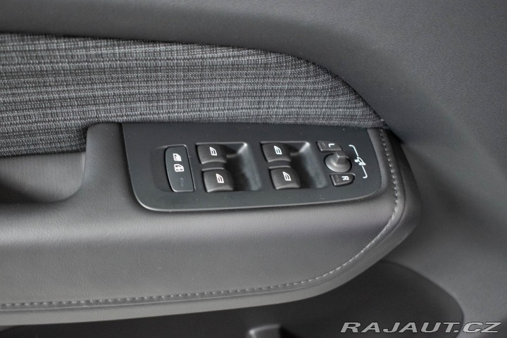 Volvo XC60 B4 AWD CORE* REZERVACE* 2023