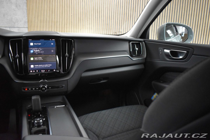Volvo XC60 B4 AWD CORE* REZERVACE* 2023