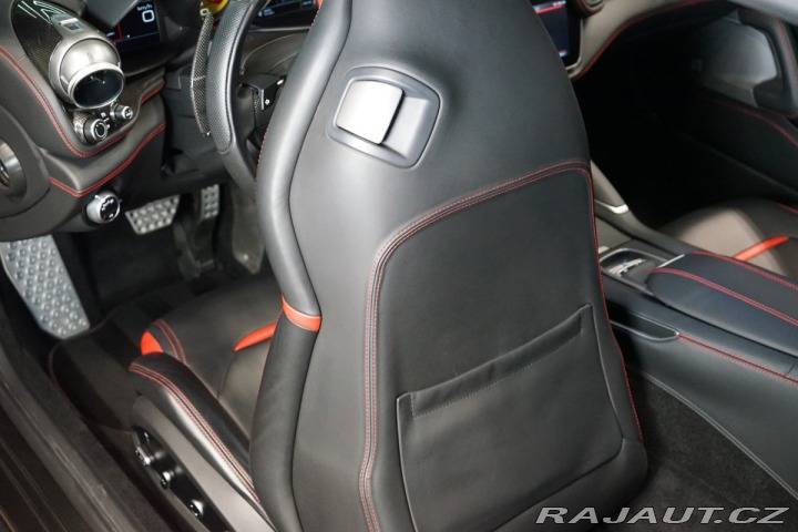 Ferrari Ostatní modely GTC4 Lusso T*GRIGIO TITANIO*CARBON*J 2017