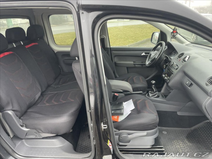 Volkswagen Caddy 2,0 TDi 103kw MAXI Editio 2011