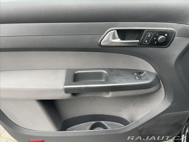 Volkswagen Caddy 2,0 TDi 103kw MAXI Editio 2011