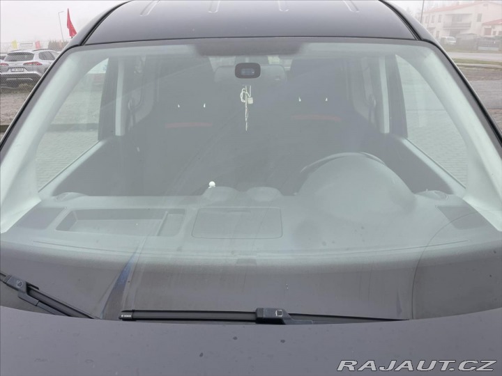 Volkswagen Caddy 2,0 TDi 103kw MAXI Editio 2011