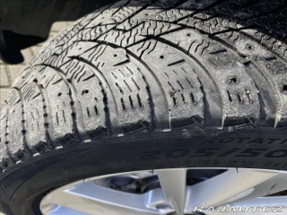 Volkswagen Caddy 2,0 TDi 103kw MAXI Editio 2011