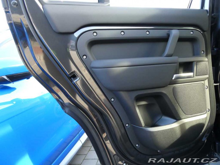 Land Rover Defender 110 3,0 S D200 2025